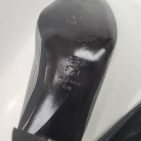 Woman's Nine West 3 1/2" Heel Peep Toe Size 8 1/2 M Black White Stripe - Picture 13 of 16